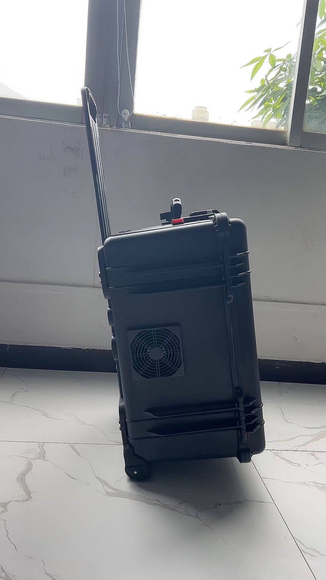 淇滨手拉箱型移动通信干扰器